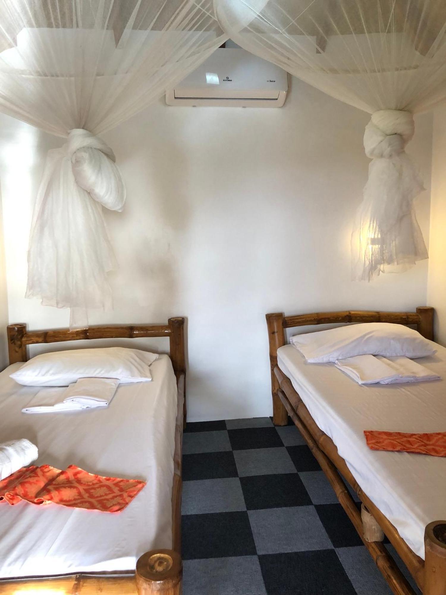 Cuestas Beach Resort And Restaurant Badian Dış mekan fotoğraf