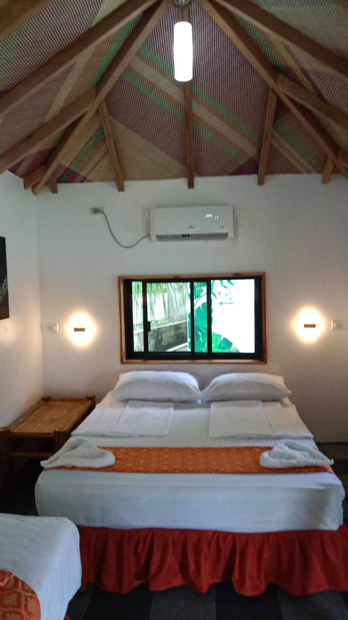 Cuestas Beach Resort And Restaurant Badian Dış mekan fotoğraf