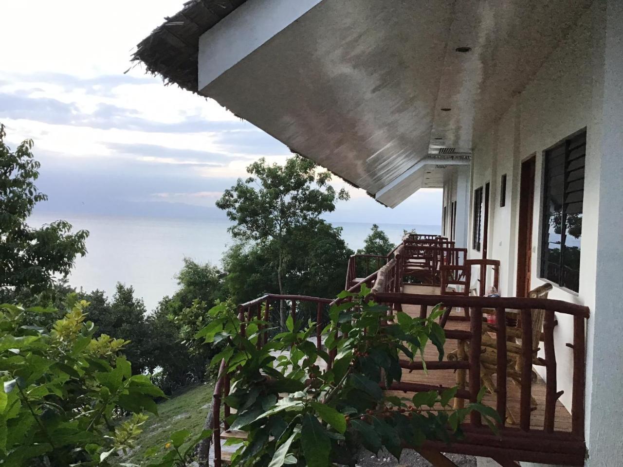 Cuestas Beach Resort And Restaurant Badian Dış mekan fotoğraf