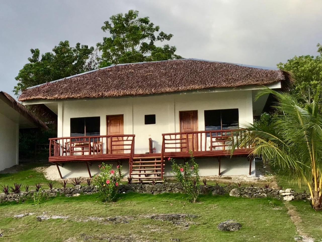 Cuestas Beach Resort And Restaurant Badian Dış mekan fotoğraf