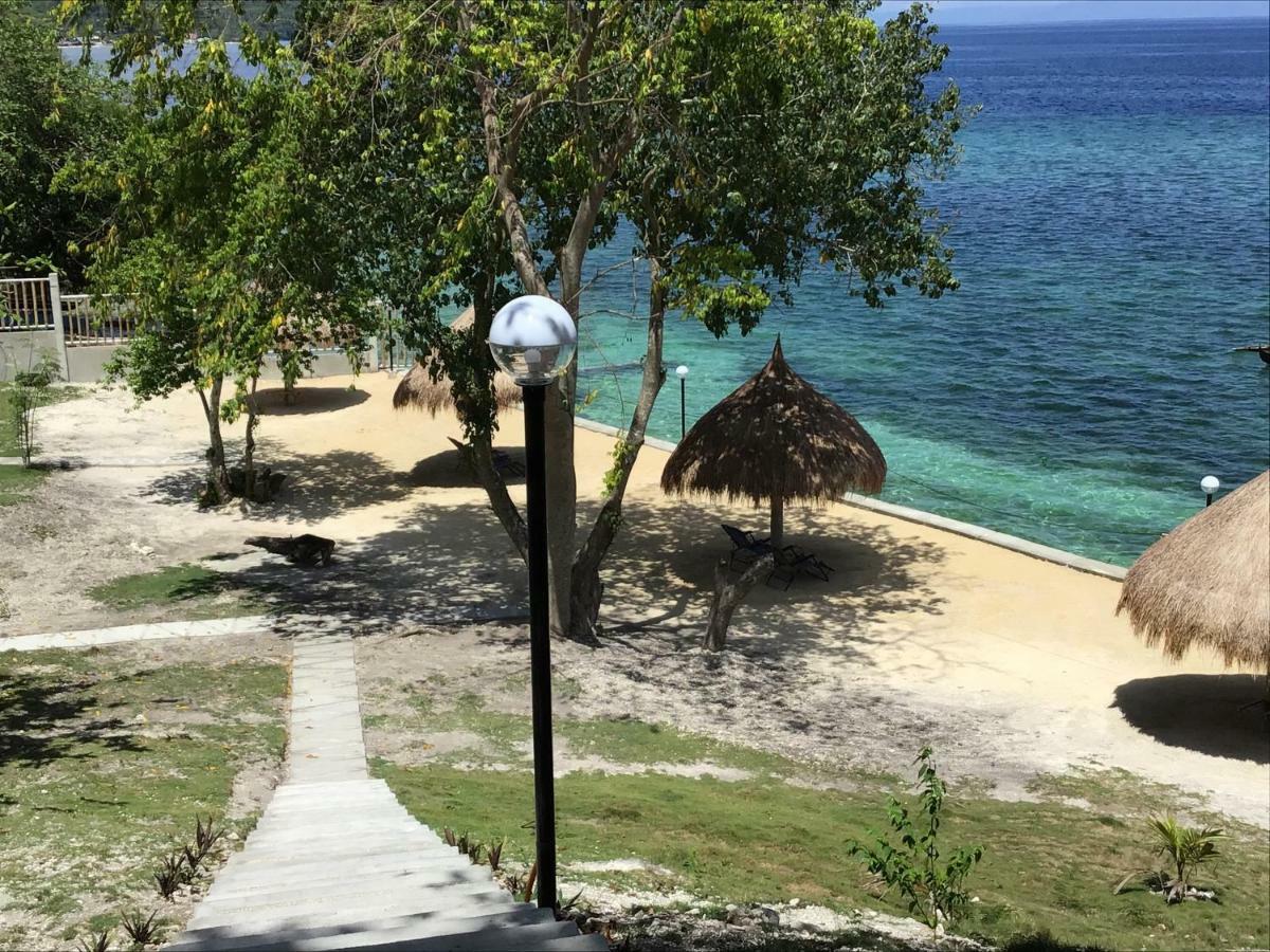 Cuestas Beach Resort And Restaurant Badian Dış mekan fotoğraf
